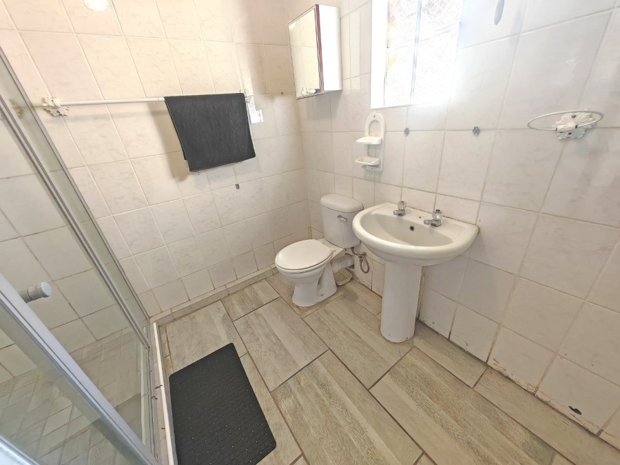 10 Bedroom Property for Sale in Brandwag Free State